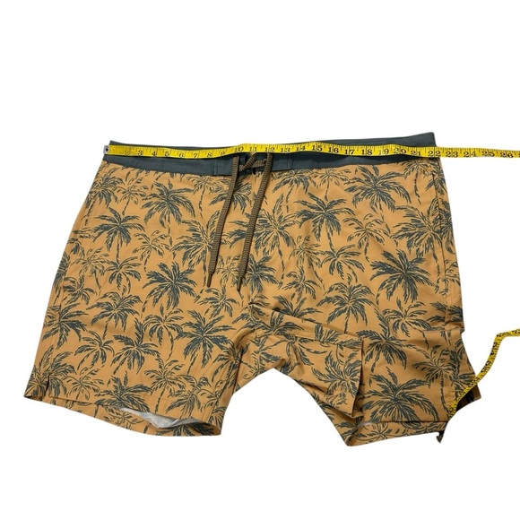 Faherty Palm Tree Yellow Grey Board Shorts Mens Size 40 Lace up Swim Surf - Picture 8 of 12